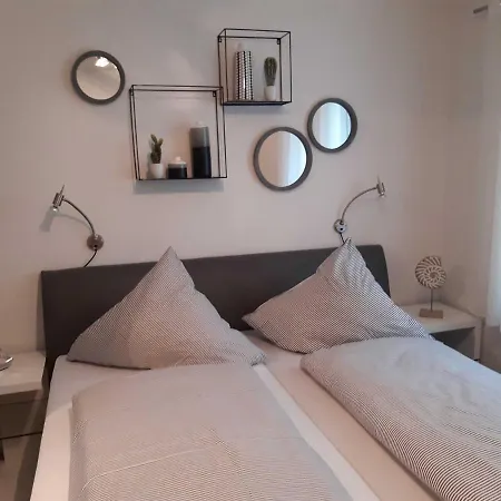 דירה _kiek Mal_kiek_ *